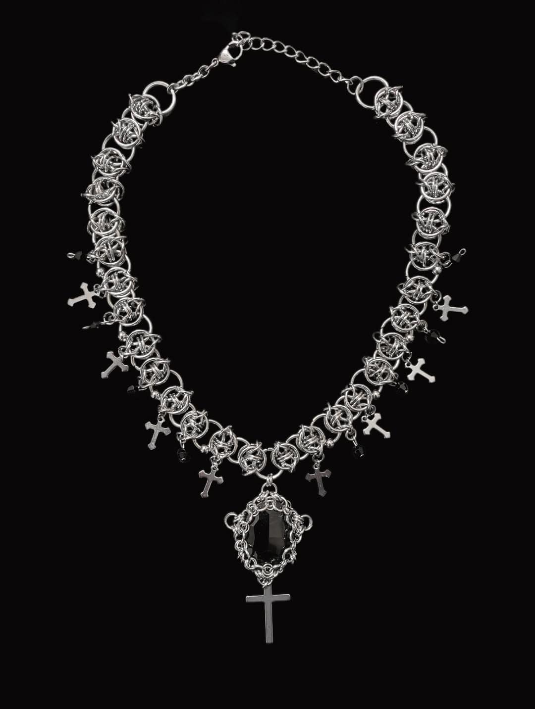 Obsidian Emblem Chainmail Necklace