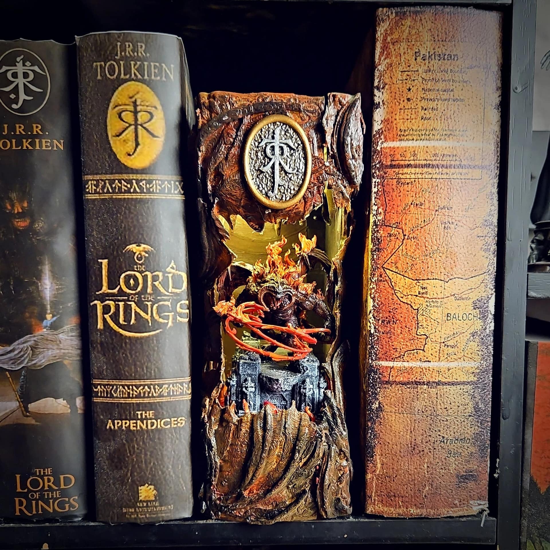 Balrog Book Nook - The Lord of the Rings