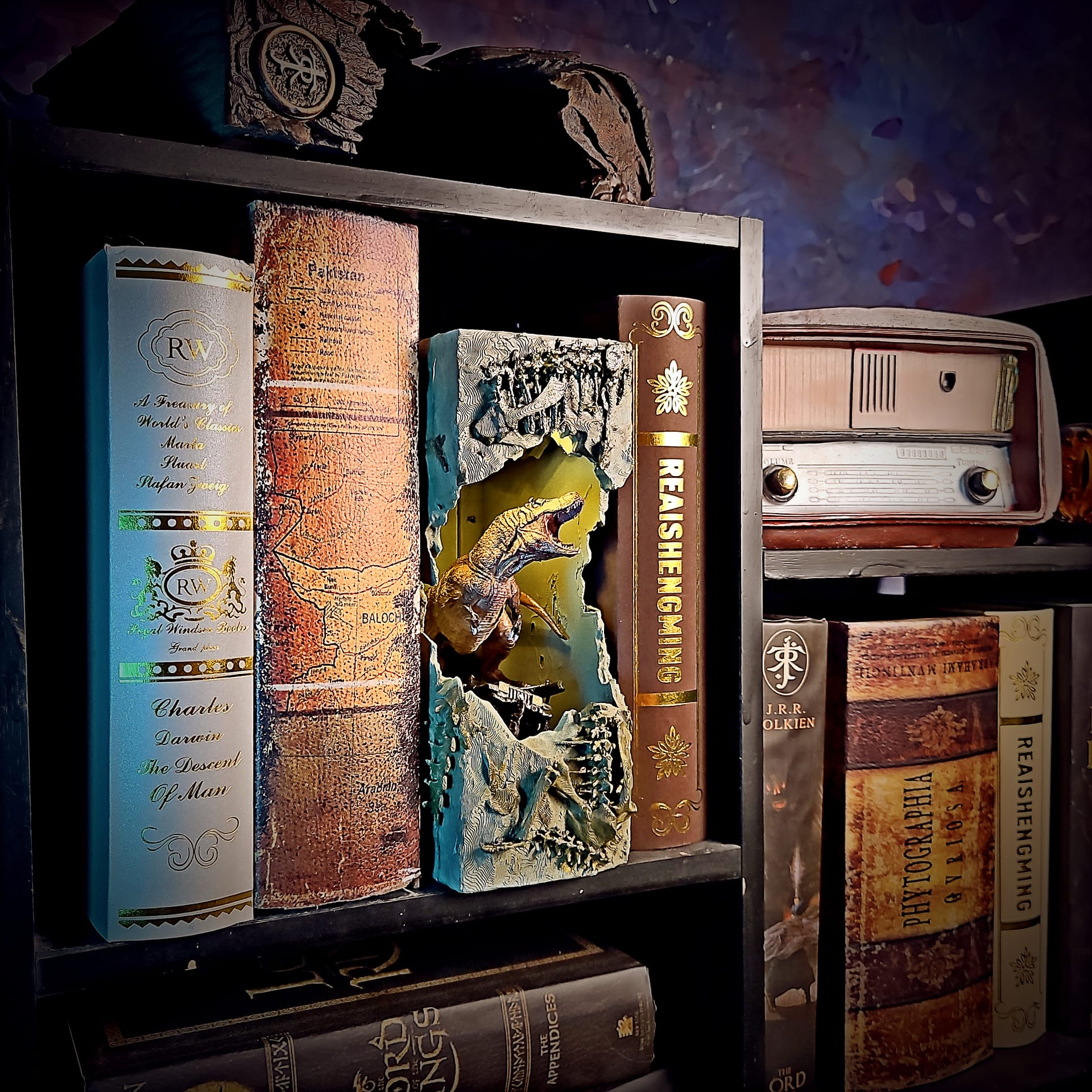 Tyrannosaurus Rex (T-Rex) Book Nook - Jurassic World - Image 6