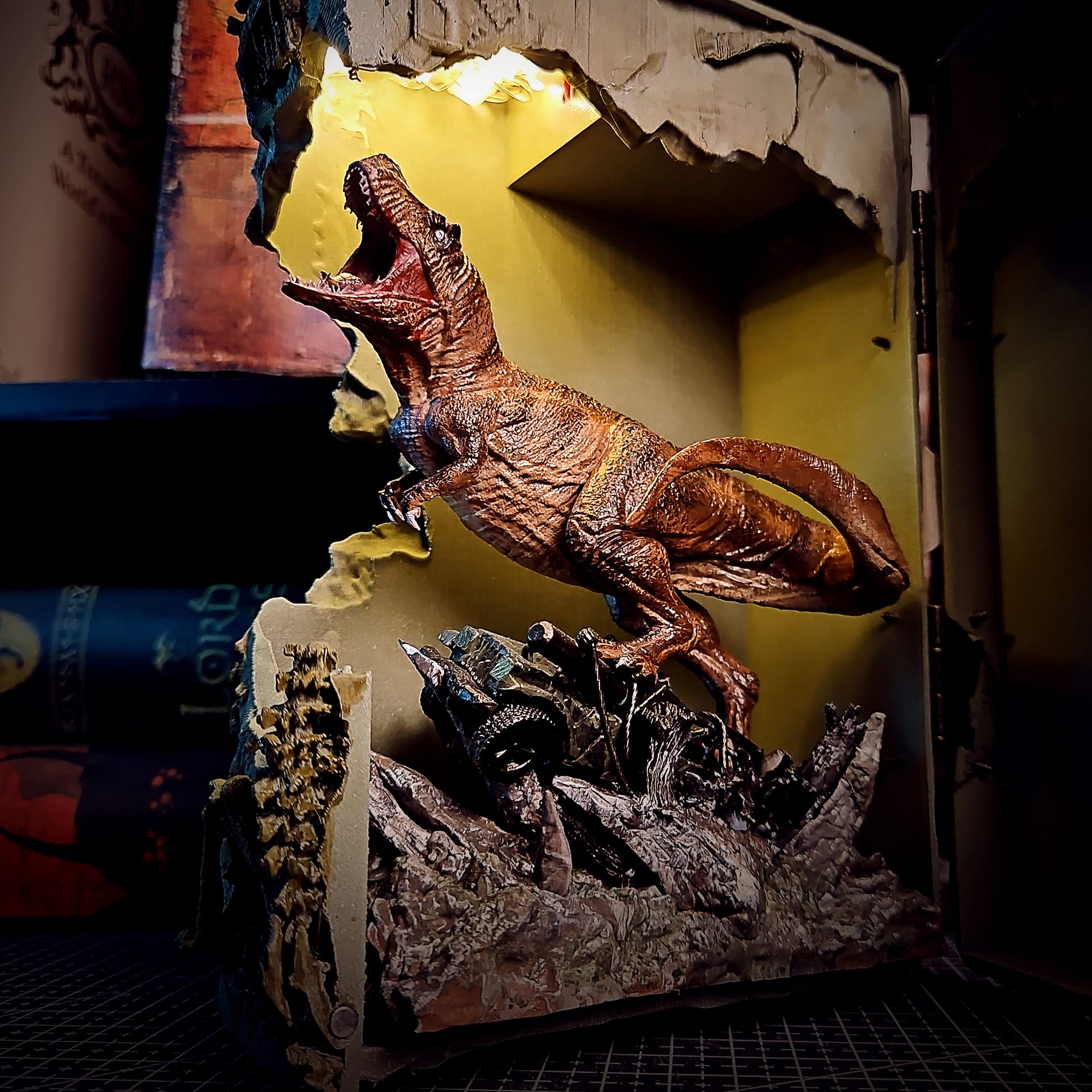 Tyrannosaurus Rex (T-Rex) Book Nook - Jurassic World - Image 4